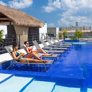 https://hotel-52.allrivieramayahotels.com