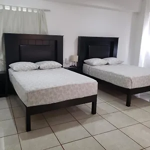 https://a-una-calle-del-ado-5ta-avenida.allrivieramayahotels.com
