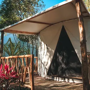 https://huaya-camp.tulum-hotels.net